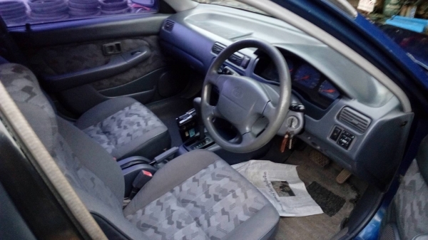 ขายด่วนToyota soluna สีน้ำเงิน หยดน้ำ ปี2000