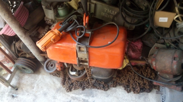 ขาย !! รอกโซ่ไฟฟ้า ขนาด500kg.ไฟ220v.ยี่ห้อ.ช้าง ของjapan