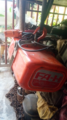 ขาย !! รอกโซ่ไฟฟ้า ขนาด500kg.ไฟ220v.ยี่ห้อ.ช้าง ของjapan