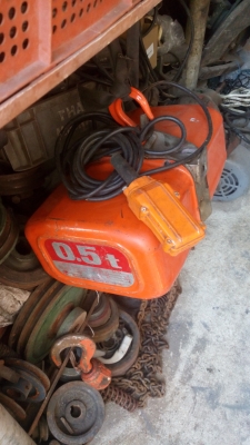 ขาย !! รอกโซ่ไฟฟ้า ขนาด500kg.ไฟ220v.ยี่ห้อ.ช้าง ของjapan