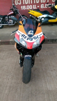 ขายคับ HONDA VFR400 NC30 ปี92 แฟริ่งCBR600 ลาย REPSOL ทะเบียนแท้พร้อมโอนไม่ขาดต่อ ท่อแต่งเสียงนุ่มๆ โซ่สเตอเต็ม สวยๆคับ ราคา 79500 บาท สนใจติดต่อ 088-4483753 คับ