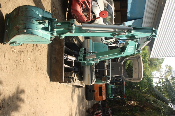 รถแบ็คโฮ KOBELCO SK025 นำเข้า