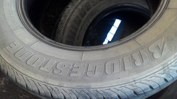 215/65R16 BRIDGESTONE DURAVIS มี 2เส้น tel.081-427-3941 ไอดีไลน์ autobot107 215/65R16 BRIDGESTONE DURAVIS มี 2เส้น tel.081-427-3941 ไอดีไลน์ autobot107