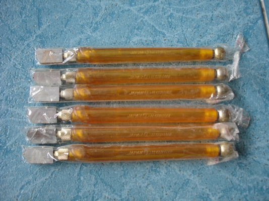 ที่ตัดกระจกแบบใส่น้ำมัน made in Japan