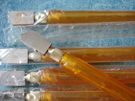 ที่ตัดกระจกแบบใส่น้ำมัน made in Japan