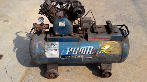 เครื่องปั๊มลม ยี่ห้อ PUMA ขนาด 90 ลิตร ขายตามสภาพ