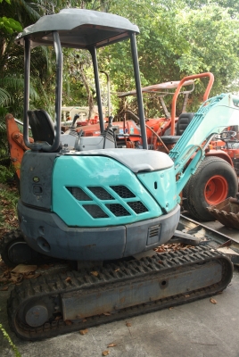 รถแบ็คโฮ KOBELCO PC25SR นำเข้า ขอบคุณ truck2hand ครับ