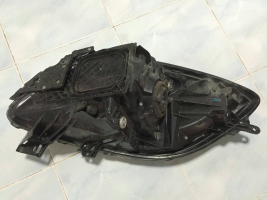 ขายไฟหน้า TOYOTA YARIS ปี 2006 ( 1 คู่ ) สภาพสวย