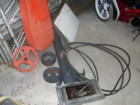 ขาย dc 68 G สภาพสวยมาก  มีอุปกรณ์ เกีย่วถั่ว ปอเทือง ข้าว ครบ