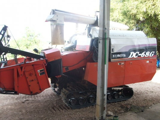 ขาย dc 68 G สภาพสวยมาก  มีอุปกรณ์ เกีย่วถั่ว ปอเทือง ข้าว ครบ