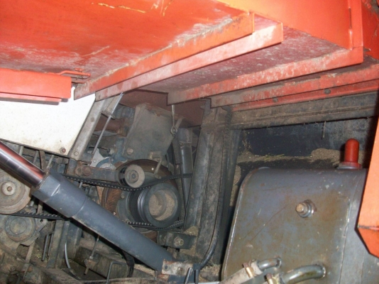 ขาย dc 68 G สภาพสวยมาก  มีอุปกรณ์ เกีย่วถั่ว ปอเทือง ข้าว ครบ