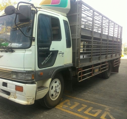 หกล้อ ฮีโน่ FD2H195ช่วงยาว7.20.กะบะสะแตนเรส บรรทุกหมู แบบ2ชั้นท้ายลิฟ สภาพดีพร้อมใช้ ทะเบียนพร้อมโอน