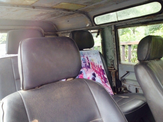 ขายเลนโรเวอร์ สมัยเจ้าคุณปู่ เครื่องอีซูซุ 2200 ซีซี ดีเซล สุดประหยัด เครื่องดีมาก สตาร์ททีเดียวติด  สภาพแห้งๆ คลาสสิค ขาย 99,000 บาท ติดต่อคุณเอ๋ 092-6356419