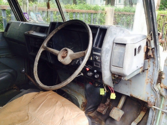 ขายเลนโรเวอร์ สมัยเจ้าคุณปู่ เครื่องอีซูซุ 2200 ซีซี ดีเซล สุดประหยัด เครื่องดีมาก สตาร์ททีเดียวติด  สภาพแห้งๆ คลาสสิค ขาย 99,000 บาท ติดต่อคุณเอ๋ 092-6356419