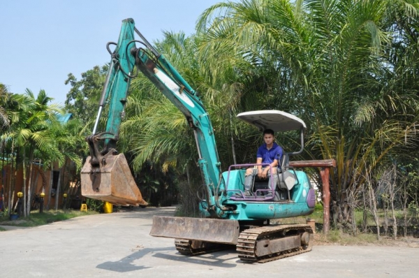 KOMATSU PC30-7พร้อมลายหัวแย๊ก คอนโทลน้ำมัน ปั้มนิ้ว สวยเดิมจากญี่ปุ่น ทำงานสมบูรณ์ทุกระบบ รับรองไม่ผิดหวัง 330,000 เท่านั้น!!