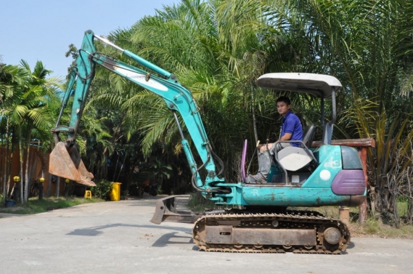 KOMATSU PC30-7พร้อมลายหัวแย๊ก คอนโทลน้ำมัน ปั้มนิ้ว สวยเดิมจากญี่ปุ่น ทำงานสมบูรณ์ทุกระบบ รับรองไม่ผิดหวัง 330,000 เท่านั้น!!