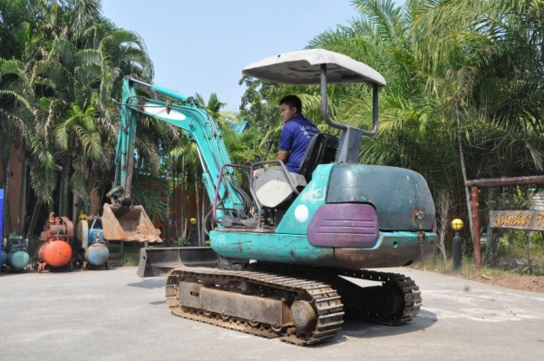 KOMATSU PC30-7พร้อมลายหัวแย๊ก คอนโทลน้ำมัน ปั้มนิ้ว สวยเดิมจากญี่ปุ่น ทำงานสมบูรณ์ทุกระบบ รับรองไม่ผิดหวัง 330,000 เท่านั้น!!