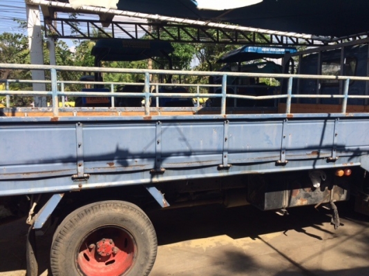 6 ล้อ อีซูซุ 110 แรง 4.30 เมตร