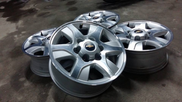 ขายล้อแม็กสภาพใหม่ chev colorado/trailbrazer 16"  สนใจติดต่อ ตาเล็ก ล้อและยาง ครับ 081-3747940