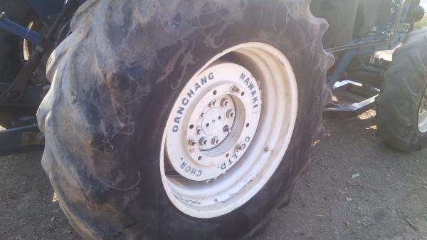 ขายรถไถ  ฟอรด์ทีเอส110    มีเทอโบ  สวยๆเดิมๆเล่มพร้อมโอน0871684611