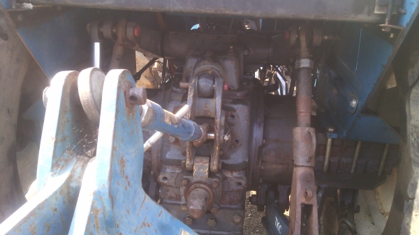 ขายรถไถ  ฟอรด์ทีเอส110    มีเทอโบ  สวยๆเดิมๆเล่มพร้อมโอน0871684611