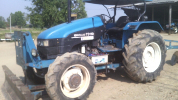 ขายรถไถ  ฟอรด์ทีเอส110    มีเทอโบ  สวยๆเดิมๆเล่มพร้อมโอน0871684611