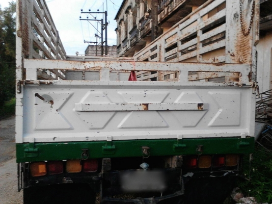 รถอีซูซุ 6 ล้อ FTR  175 แรงม้า. ปี 35.  สนใจติดต่อ  081 - 6079515