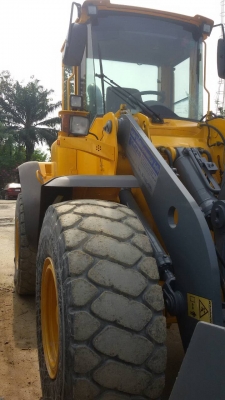 ขายรถตัก VOLVO รุ่น L70E ( ราคา 2,500,000 บาท ) ขายรถตัก VOLVO รุ่น L70E ( ราคา 2,500,000 บาท )