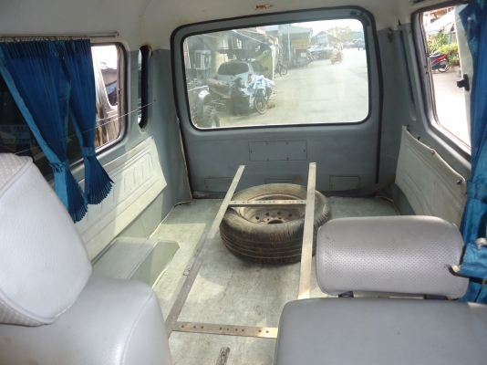 รถตู้ Isuzu บัดดี้ ปี 40