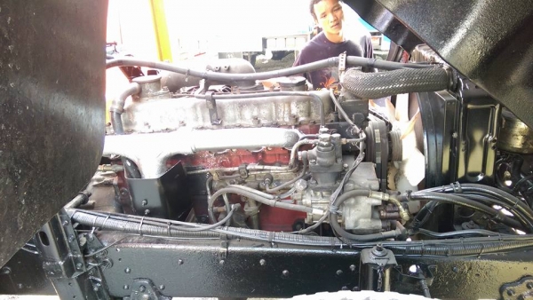 6 ล้อ บรรทุกแบคโครรถเกี่ยว เครื่อง 185 แรง คัสซีสวย แอร์เย็น พร้อมทำงานครับ