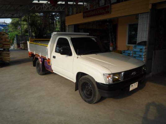 Toyoya Tiger กะบะดั้มพ์ 3 ตัน