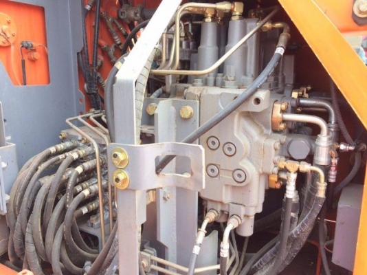 ขายรถแบคโฮ HITACHI ZX135US ปี 2007 สภาพสวยพร้อมใช้งาน รถนอกนำเข้าจากญี่ปุ่น มีVDOการทำงานครับ ขายรถแบคโฮ HITACHI ZX135US ปี 2007 สภาพสวยพร้อมใช้งาน รถนอกนำเข้าจากญี่ปุ่น มีVDOการทำงานครับ