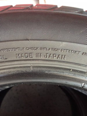 ยาง DUNLOP 185 - 55 -16 made in japan ปี 12 2 เส้น  สภาพสวยๆไม่ปะไม่บวมดอกยางเหลือเยอะวิ่งใด้อีกนานค่ะ