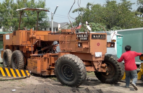 รถกัดผิวถนน SAKAI ER300 ขายตามสภาพครับ