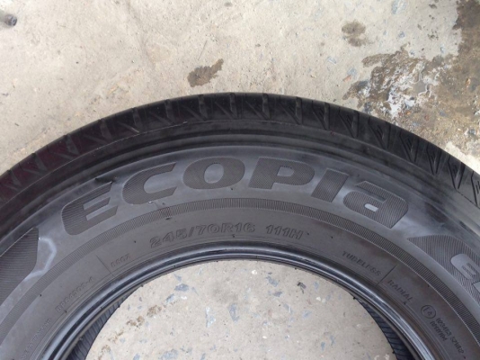 ยาง Bridgstone 245-70-16  ปี 14 รุ่น ECOPLa ครบชุด 4 เส้น 6500 ไม่ควรพลาด สภาพสวยๆไม่บวมไม่กินข้างดอกยางเหลือเยอะเอาไปวิ่งกันใด้อีกยาวค่ะ