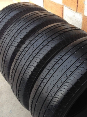 ยาง Bridgstone 245-70-16  ปี 14 รุ่น ECOPLa ครบชุด 4 เส้น 6500 ไม่ควรพลาด สภาพสวยๆไม่บวมไม่กินข้างดอกยางเหลือเยอะเอาไปวิ่งกันใด้อีกยาวค่ะ