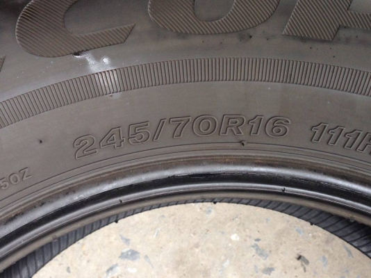 ยาง Bridgstone 245-70-16  ปี 14 รุ่น ECOPLa ครบชุด 4 เส้น 6500 ไม่ควรพลาด สภาพสวยๆไม่บวมไม่กินข้างดอกยางเหลือเยอะเอาไปวิ่งกันใด้อีกยาวค่ะ