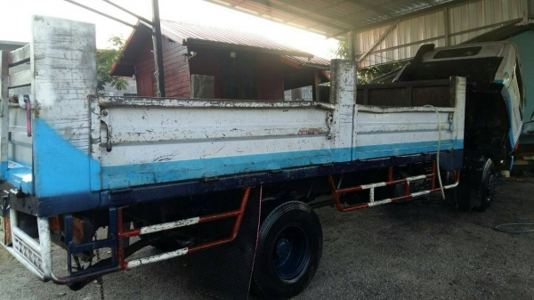 รถหกล้อ hino FC4J  WOCD 120 แรง ๆ ยาว 6 เมตร เครื่องดีคันซีสวย ยางดี 6 เส้น เล่มทะเบียน เอกสารชุดโอนครบ