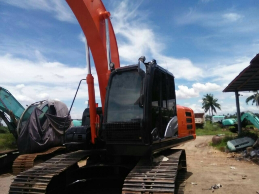 ขายรถแบคโฮ HITACHI ZX200-5G เอกสารเล่มทะเบียน 4000 ชม.ราคา 2500000