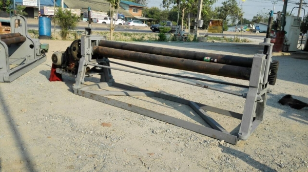 Sell>> เครื่องม้วน 6 ฟุต ม้วนหนา 4 มิล เพลาตัน ลูกกลิ้งโต 4" ไฟ 380V. สภาพสวยพร้อมใช้งาน