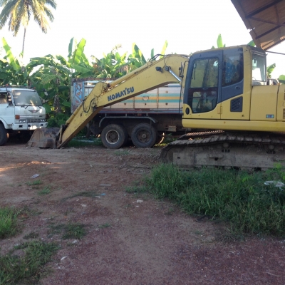 *KOMATSU PC200-8ใช้งาน 11000ช.ม.ขายพร้อมเทเลอร์HINO เจ้าอินทรีย์* *KOMATSU PC200-8ใช้งาน 11000ช.ม.ขายพร้อมเทเลอร์HINO เจ้าอินทรีย์*