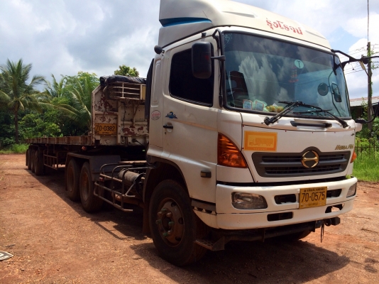 ขายด่วน  รถหัวลากพร้อมหางพื้นเรียบสามเพลา  hino  mega  320  ปี 48  พร้อมใช้งาน  เอกสารพร้อม