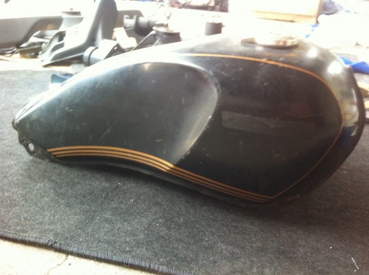 ถังน้ำมัน Yamaha XJ750 พร้อมฝาถังสภาพดี