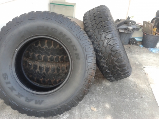 ขายยาง mud maxxis 285/75 16 4 เส้น 6000บ.