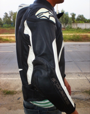 -Alpinestars Tech 1-R -Size 42 USA,52 EUR สภาพสวย