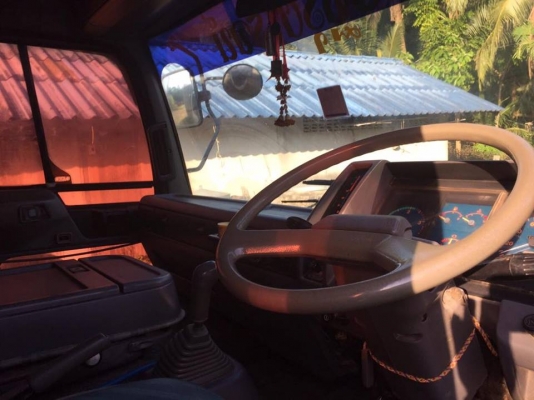 10 ล้อดั้ม 2 เพลา 220 แรง HINO FM226 เครื่องสวย คัสซีสวยใช้ได้(มีท่อนหลังมีสนิมบ้างเล็กน้อย)เครื่อง EM100