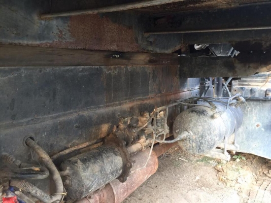 10 ล้อดั้ม 2 เพลา 220 แรง HINO FM226 เครื่องสวย คัสซีสวยใช้ได้(มีท่อนหลังมีสนิมบ้างเล็กน้อย)เครื่อง EM100