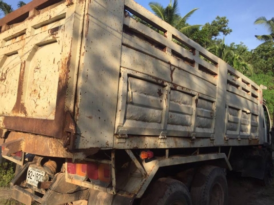 10 ล้อดั้ม 2 เพลา 220 แรง HINO FM226 เครื่องสวย คัสซีสวยใช้ได้(มีท่อนหลังมีสนิมบ้างเล็กน้อย)เครื่อง EM100