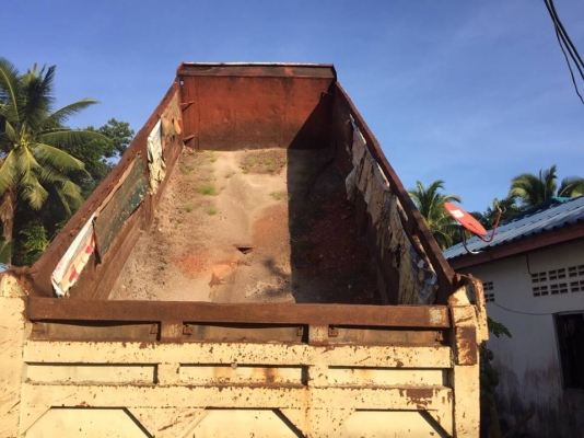 10 ล้อดั้ม 2 เพลา 220 แรง HINO FM226 เครื่องสวย คัสซีสวยใช้ได้(มีท่อนหลังมีสนิมบ้างเล็กน้อย)เครื่อง EM100