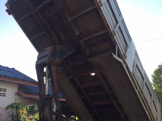 10 ล้อดั้ม 2 เพลา 220 แรง HINO FM226 เครื่องสวย คัสซีสวยใช้ได้(มีท่อนหลังมีสนิมบ้างเล็กน้อย)เครื่อง EM100